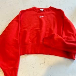 Nike phoenix crew size medium